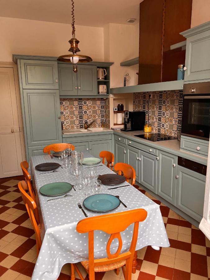La Porte Aux Dames